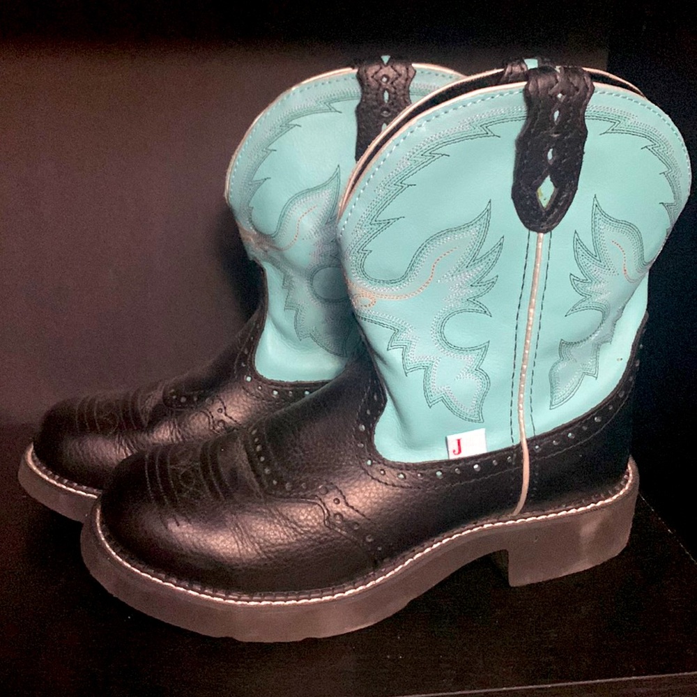 Justin cowboy boots. Black and blue. Worn one time.size 10